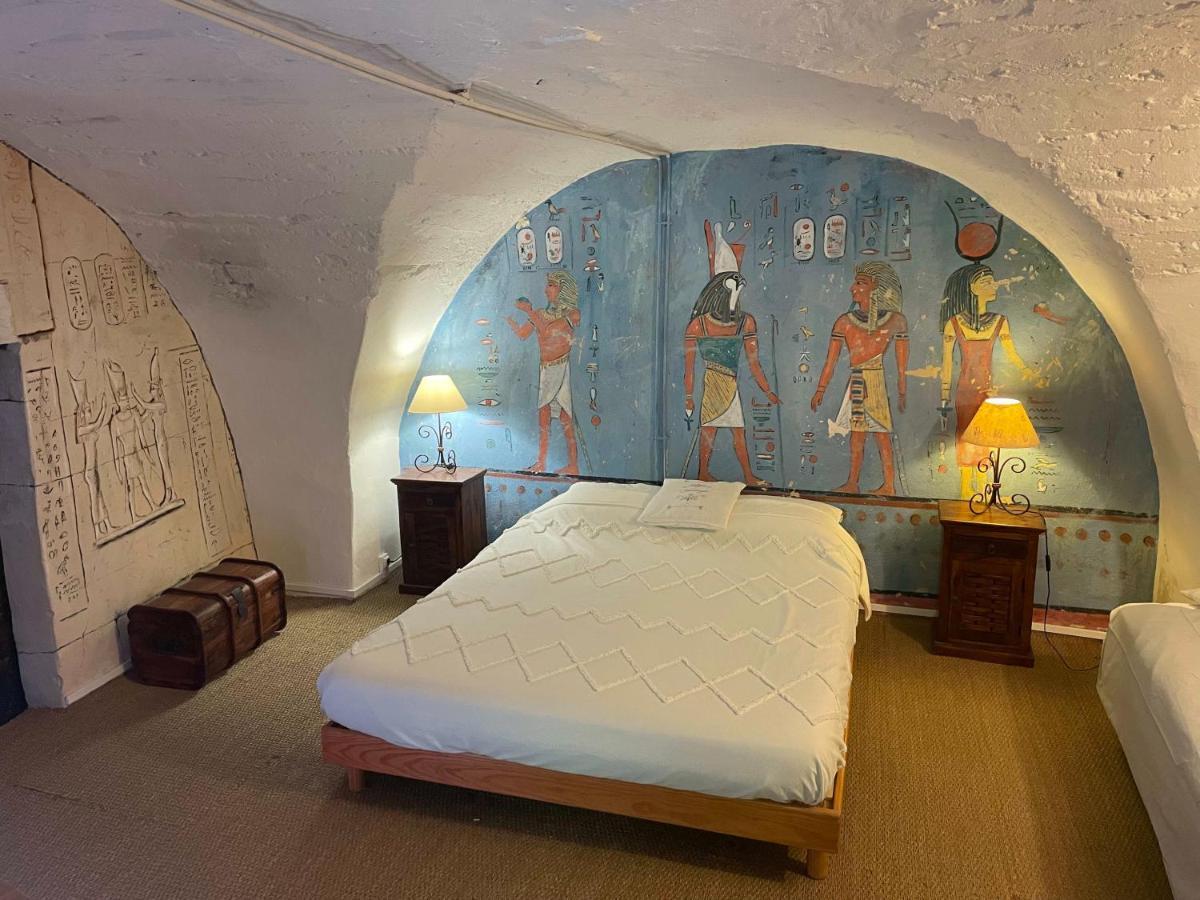Gites Au Chateau Des Estubiers Les Granges-Gontardes Exteriör bild