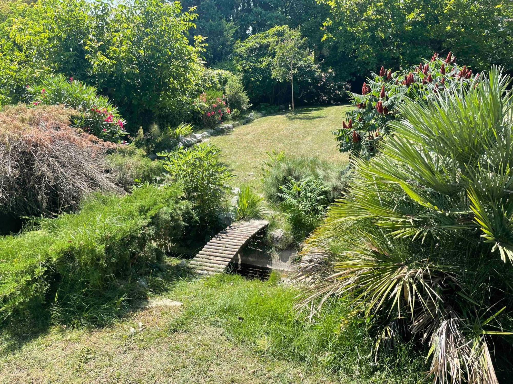 Gites Au Chateau Des Estubiers Les Granges-Gontardes Exteriör bild